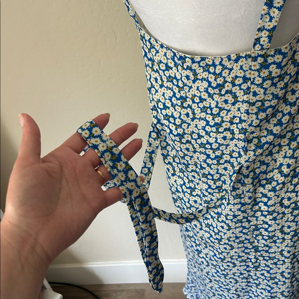 Lulus Darling Daisies Blue Floral Print Midi Dress - Size M - Picture 10 of 11